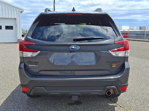 Magnetite Gray Metallic 2024 Subaru Forester Wilderness