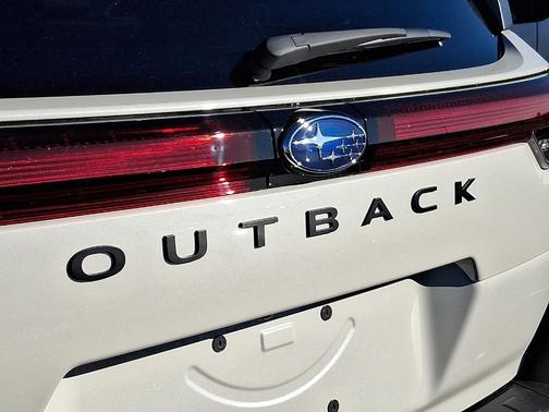 Crystal White Pearl 2026 Subaru Outback Limited