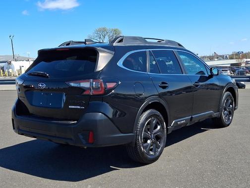Crystal Black Silica 2021 Subaru Outback Onyx Edition XT