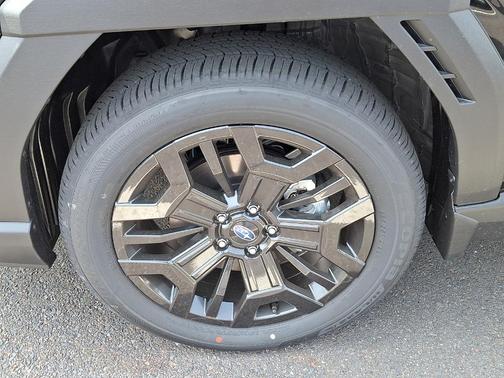 Crystal Black Silica 2026 Subaru Outback Limited XT