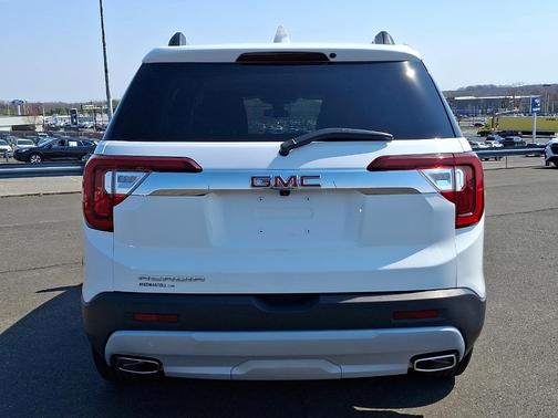 Summit White 2023 GMC Acadia SLE