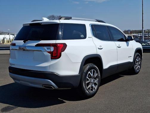 Summit White 2023 GMC Acadia SLE