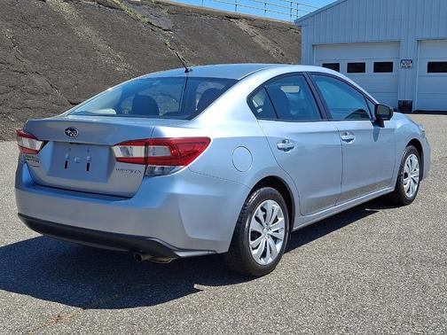 Ice Silver Metallic 2019 Subaru Impreza 2.0i