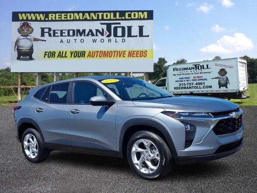 Sterling Gray Metallic 2024 Chevrolet Trax LS