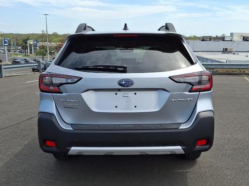 Ice Silver Metallic 2025 Subaru Outback Limited