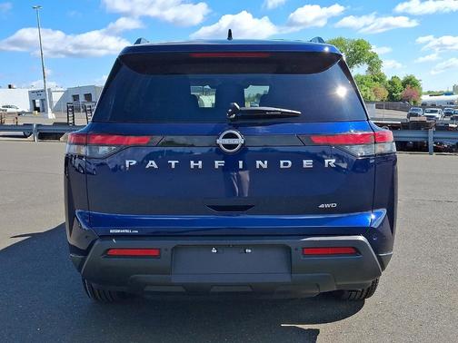 Deep Ocean Blue 2025 Nissan Pathfinder SV