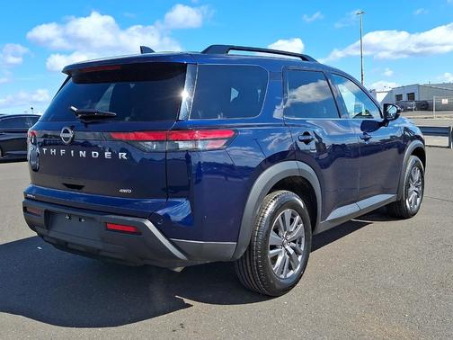 Deep Ocean Blue 2025 Nissan Pathfinder SV