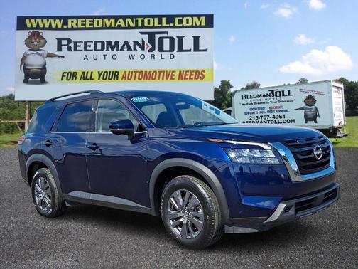 Deep Ocean Blue 2025 Nissan Pathfinder SV