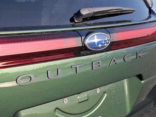 Deep Emerald Green 2026 Subaru Outback Limited
