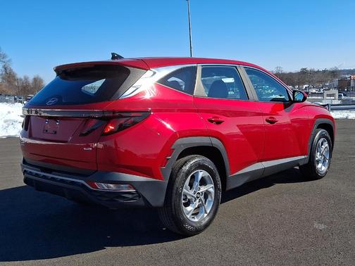 2023 Hyundai TUCSON SE