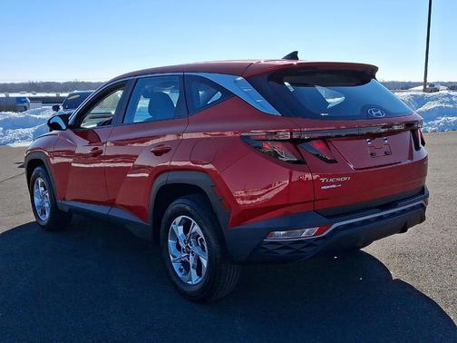 2023 Hyundai TUCSON SE