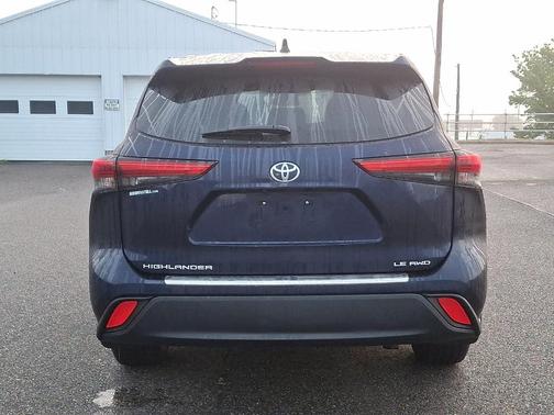 2022 Toyota Highlander LE