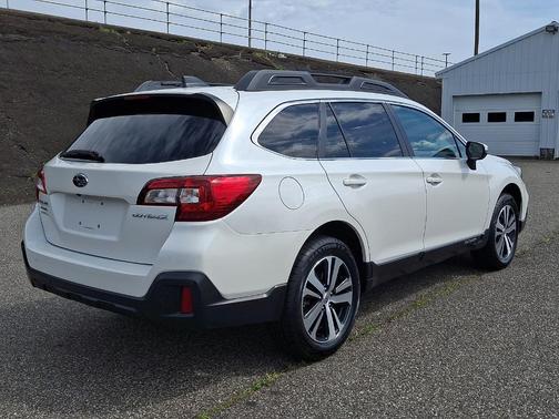 Crystal White Pearl 2019 Subaru Outback 2.5i Limited