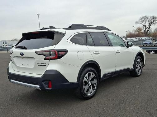 2022 Subaru Outback Touring XT