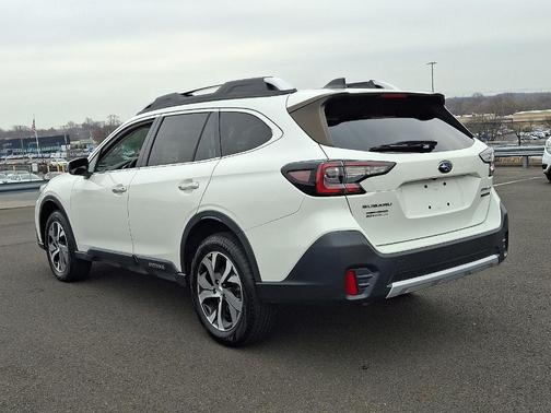 2022 Subaru Outback Touring XT