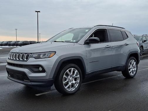 2023 Jeep Compass Latitude Lux