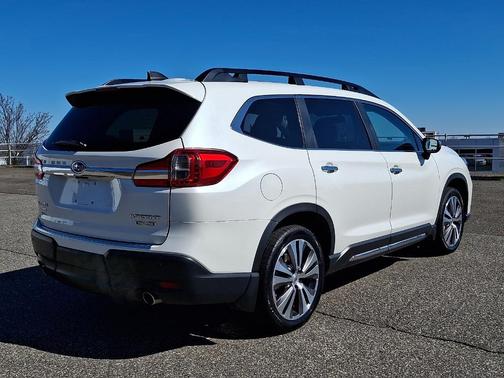 Crystal White Pearl 2021 Subaru Ascent Touring 7-Passenger