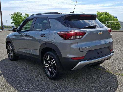 Sterling Gray Metallic 2023 Chevrolet Trailblazer LT