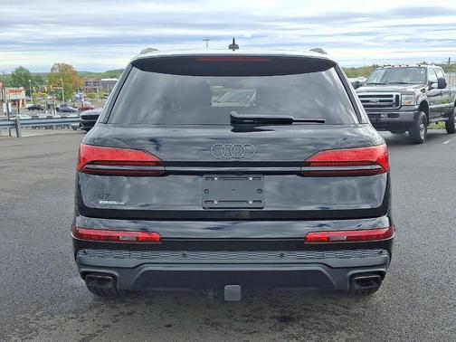 2025 Audi Q7 55 Premium