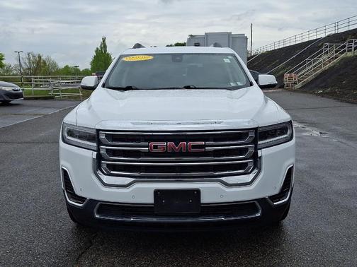 Summit White 2023 GMC Acadia SLE