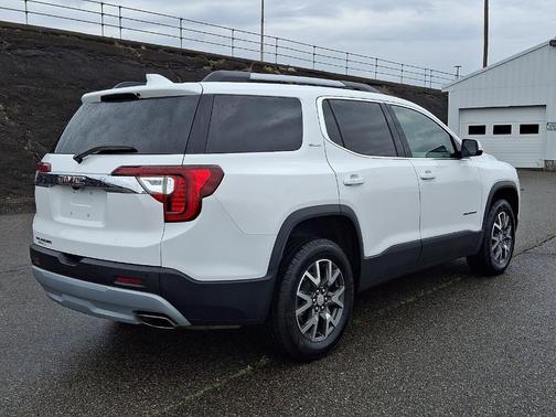 Summit White 2023 GMC Acadia SLE
