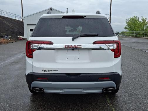 Summit White 2023 GMC Acadia SLE