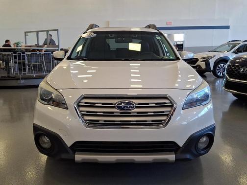 Crystal White Pearl 2015 Subaru Outback 3.6R Limited
