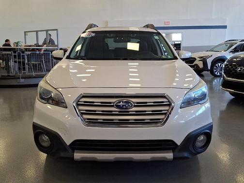Crystal White Pearl 2015 Subaru Outback 3.6R Limited