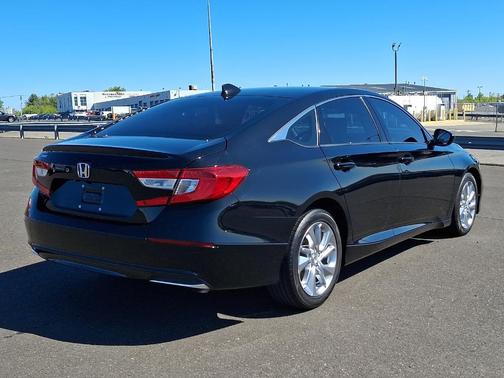 Crystal Black Pearl 2018 Honda Accord LX