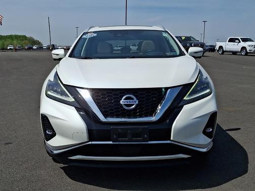 White 2019 Nissan Murano Platinum