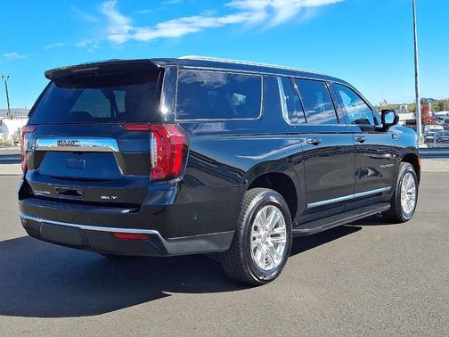 Onyx Black 2024 GMC Yukon XL SLT