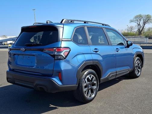 Horizon Blue Pearl 2025 Subaru Forester Premium