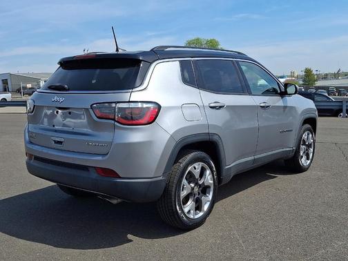 Billet Silver Clearcoat Metallic 2018 Jeep Compass Limited