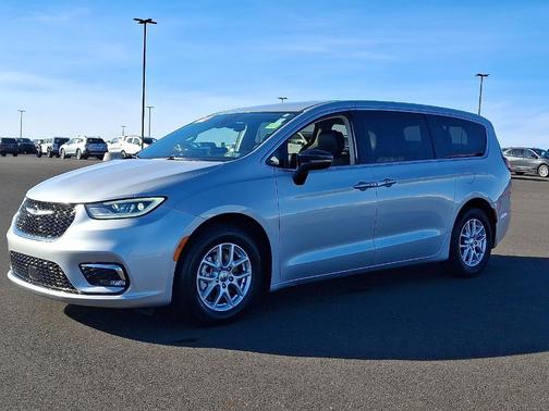 2024 Chrysler Pacifica Touring-L