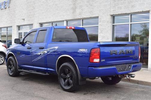 Blue Streak Pearlcoat 2019 RAM 1500 Classic Express