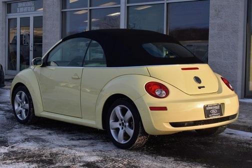 2006 Volkswagen New Beetle 2.5