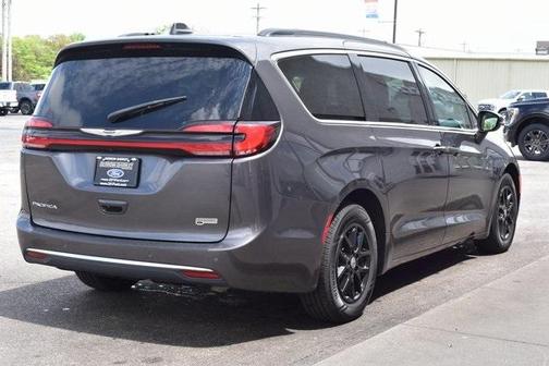 2022 Chrysler Pacifica Touring-L