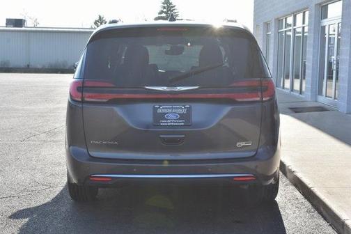 2022 Chrysler Pacifica Touring-L