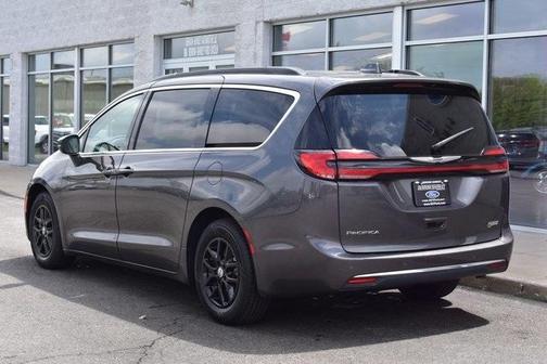 2022 Chrysler Pacifica Touring-L