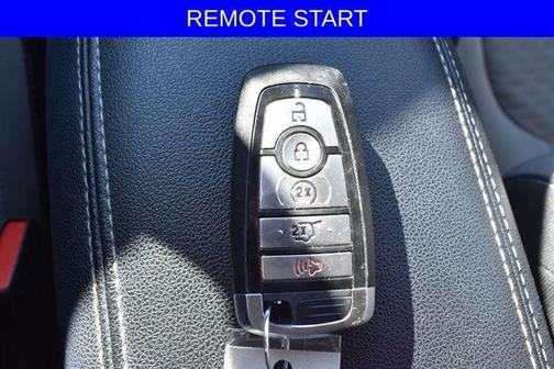 Carbonized Gray Metallic 2022 Ford Escape SE