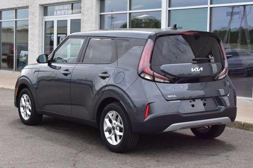 Gray 2025 Kia Soul LX