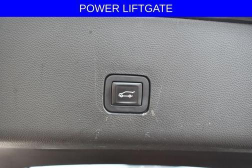 Sable Brown Metallic 2018 Chevrolet Traverse LT Cloth