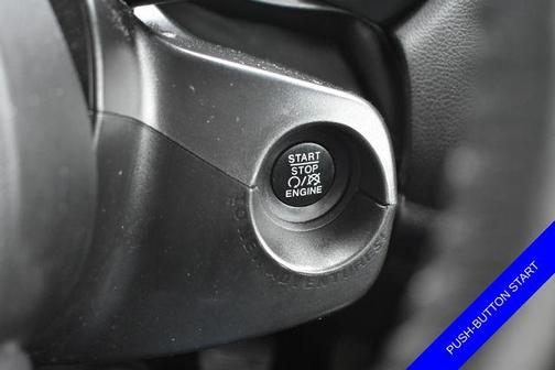 Alpine White Clearcoat 2019 Jeep Renegade Latitude