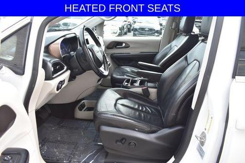 Bright White Clearcoat 2017 Chrysler Pacifica Touring-L