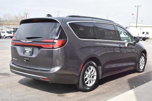 2022 Chrysler Pacifica Touring-L