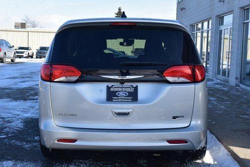 2024 Chrysler Voyager LX