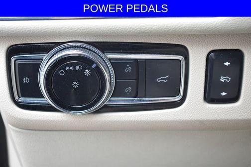 Burgundy 2018 Lincoln Navigator L Reserve