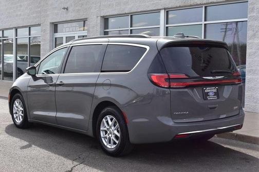 2022 Chrysler Pacifica Touring-L