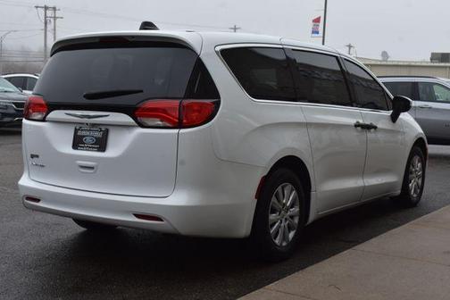 2020 Chrysler Voyager L