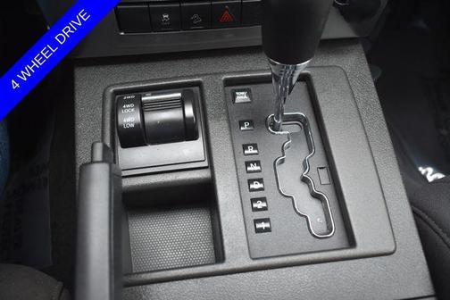 Brilliant Black Crystal Pearlcoat 2011 Jeep Liberty Sport